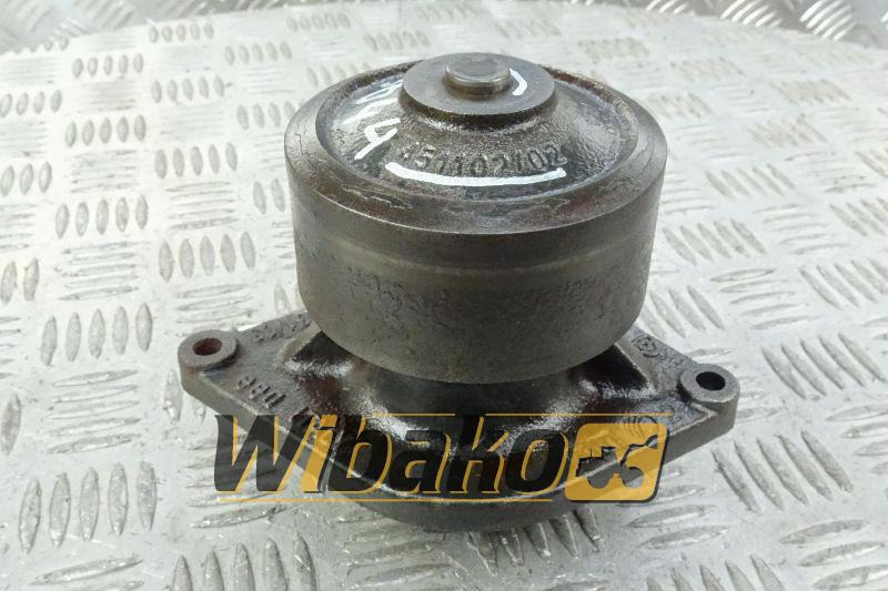Water pump Iveco 451031/03 - Помпа для Строительной техники: фото 1 Water pump Iveco 451031/03 - Помпа для Строительной техники: фото 1