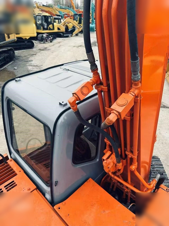 HITACHI EX60-5 - Гусеничный экскаватор: фото 4 HITACHI EX60-5 - Гусеничный экскаватор: фото 4