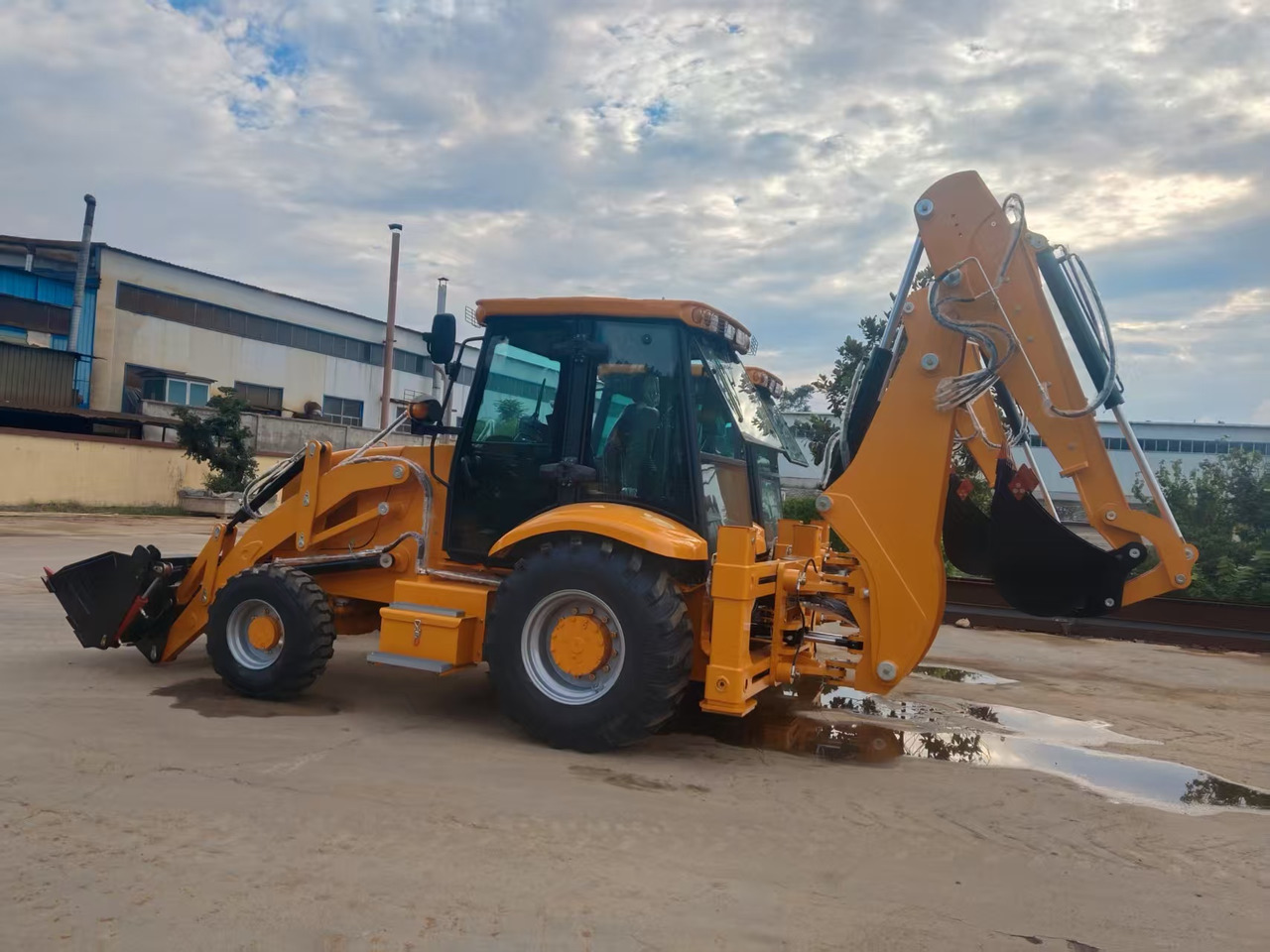 JCP ZY3CX - Экскаватор-погрузчик: фото 4 JCP ZY3CX - Экскаватор-погрузчик: фото 4