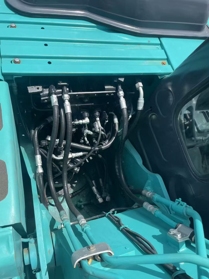 Гусеничный экскаватор KOBELCO sk130lc: фото 9