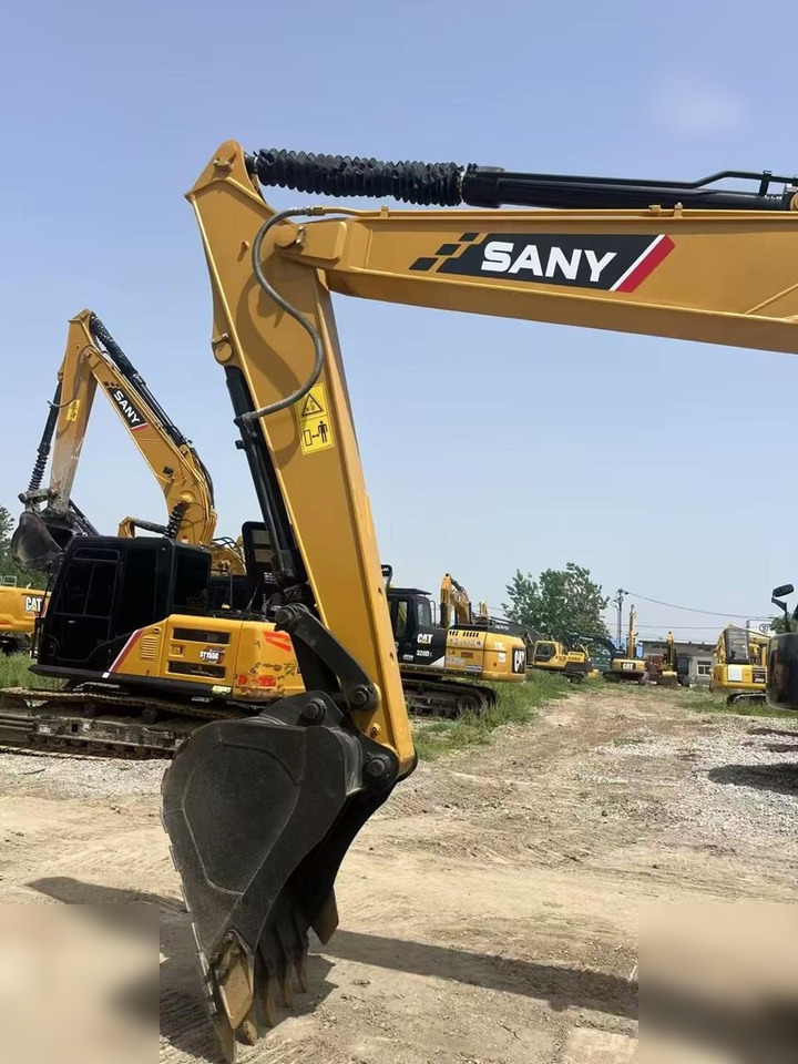 SANY SY135C - Гусеничный экскаватор: фото 3 SANY SY135C - Гусеничный экскаватор: фото 3