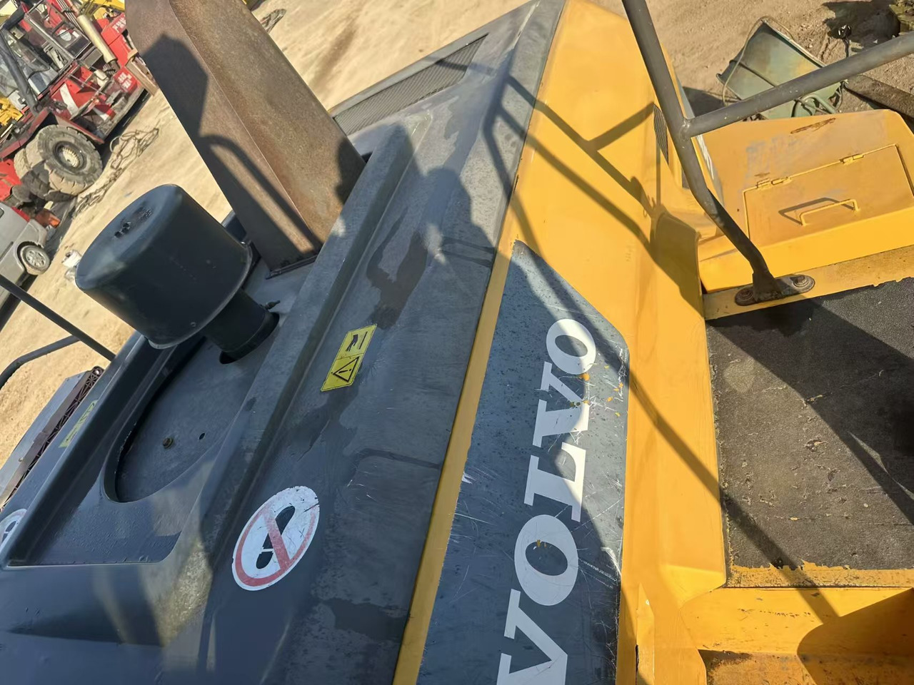 VOLVO 105L - Колёсный погрузчик: фото 3 VOLVO 105L - Колёсный погрузчик: фото 3