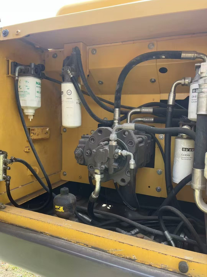 Volvo EC210 - Гусеничный экскаватор: фото 4 Volvo EC210 - Гусеничный экскаватор: фото 4