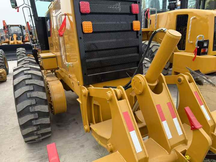 Certified CAT 140G Grader Used Construction Machine | No Accidents, Ready to Work | Price Negotiable - Грейдер: фото 4 Certified CAT 140G Grader Used Construction Machine | No Accidents, Ready to Work | Price Negotiable - Грейдер: фото 4