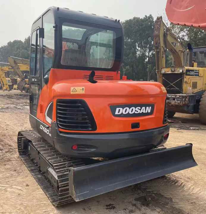 Second Hand Doosan Dx-60 Excavator for Sale - Гусеничный экскаватор: фото 2 Second Hand Doosan Dx-60 Excavator for Sale - Гусеничный экскаватор: фото 2