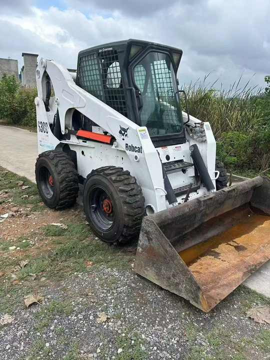USED BOBCAT S300 Skid-steer Loader with Very Good Performance Is for Sale at a Low Price. S160/s185/s220/330 in Stock - Мини-погрузчик с бортовым поворотом: фото 2 USED BOBCAT S300 Skid-steer Loader with Very Good Performance Is for Sale at a Low Price. S160/s185/s220/330 in Stock - Мини-погрузчик с бортовым поворотом: фото 2