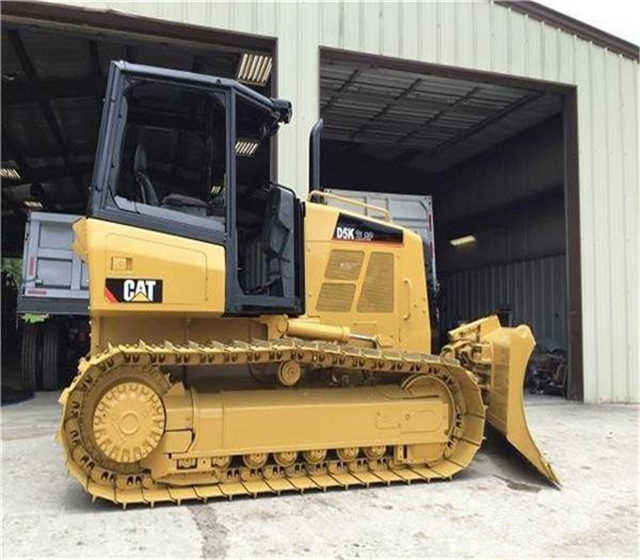 Used Cat D5k D5g D5 D5m D5h Crawler Bulldozer , CAT Bulldozer with Ripper , Original Cat Bulldozers - Бульдозер: фото 1 Used Cat D5k D5g D5 D5m D5h Crawler Bulldozer , CAT Bulldozer with Ripper , Original Cat Bulldozers - Бульдозер: фото 1