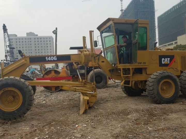 Used Caterpillar CAT 140G Land Road Motor Grader CAT140G CAT Used Grader Cheap Price - Грейдер: фото 3 Used Caterpillar CAT 140G Land Road Motor Grader CAT140G CAT Used Grader Cheap Price - Грейдер: фото 3