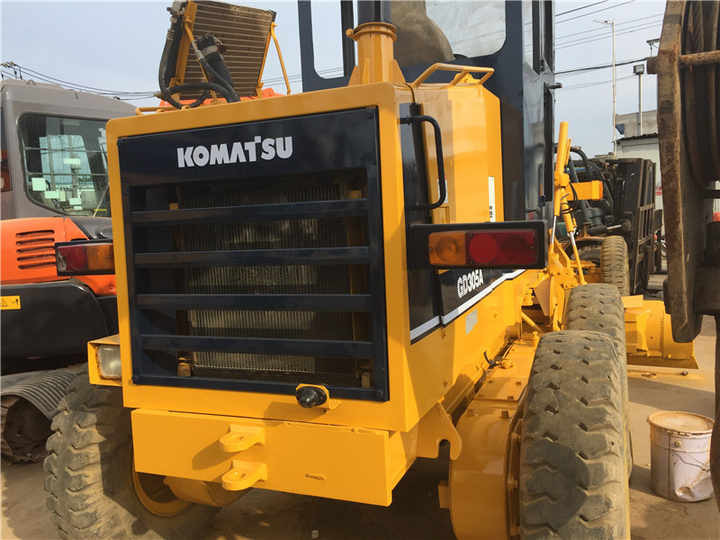 Used Komatsu GD305 Motor Grader Cheap Price Komatsu Road Grader GD305 Good Condition in China - Грейдер: фото 3 Used Komatsu GD305 Motor Grader Cheap Price Komatsu Road Grader GD305 Good Condition in China - Грейдер: фото 3