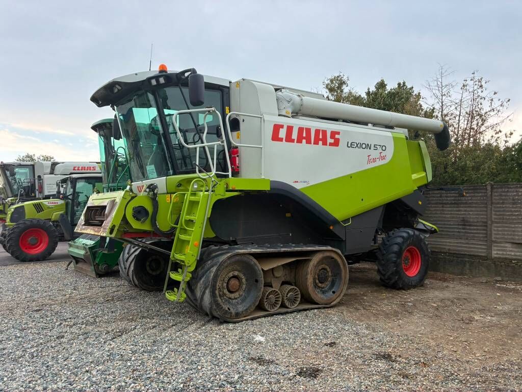 Claas LEXION 570 TT RISO Claas LEXION 570 TT RISO - Зерноуборочный комбайн: фото 1 Claas LEXION 570 TT RISO Claas LEXION 570 TT RISO - Зерноуборочный комбайн: фото 1
