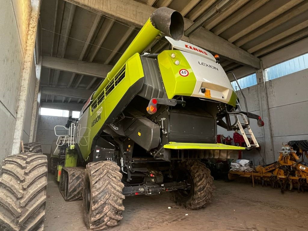 Claas LEXION 760 TT RISO  - Зерноуборочный комбайн: фото 2 Claas LEXION 760 TT RISO  - Зерноуборочный комбайн: фото 2