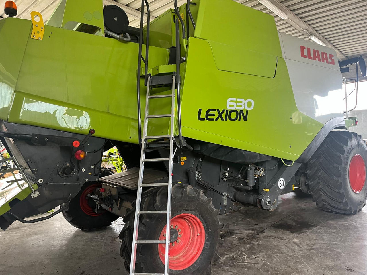 Claas Lexion 630 Montana - Зерноуборочный комбайн: фото 4 Claas Lexion 630 Montana - Зерноуборочный комбайн: фото 4