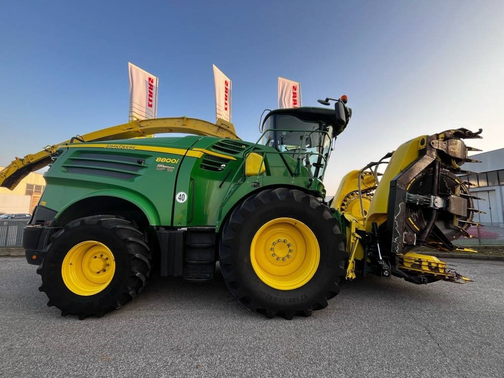 John Deere 8800 - Кормоуборочный комбайн: фото 1 John Deere 8800 - Кормоуборочный комбайн: фото 1