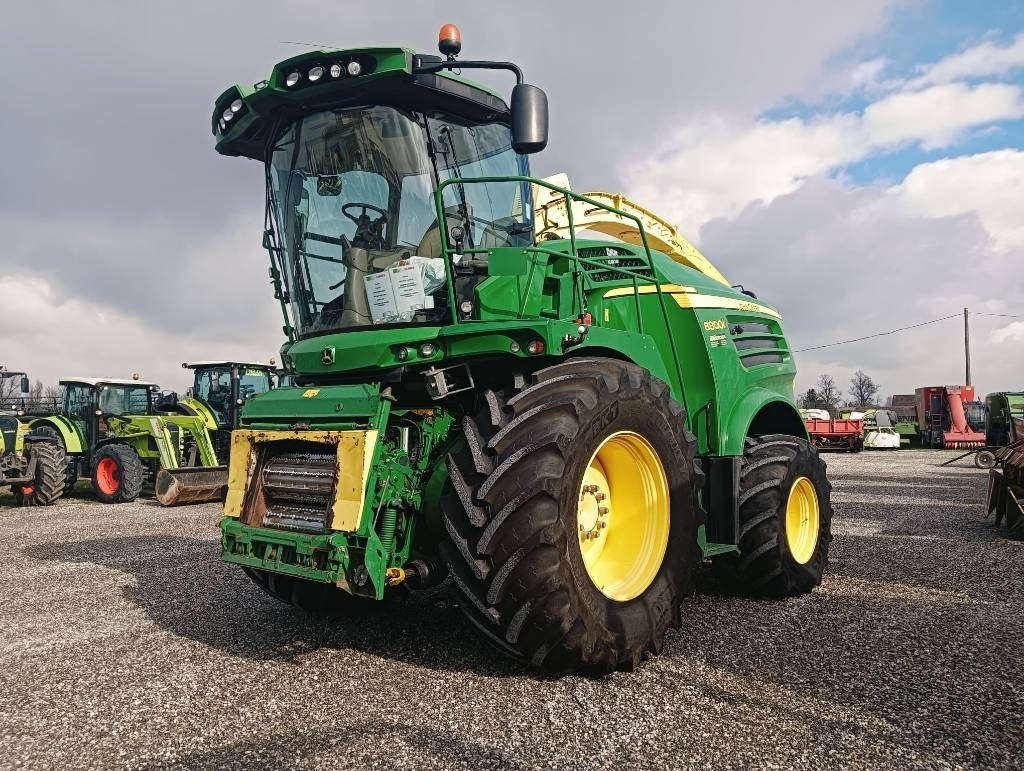 John Deere 8800 - Кормоуборочный комбайн: фото 2 John Deere 8800 - Кормоуборочный комбайн: фото 2