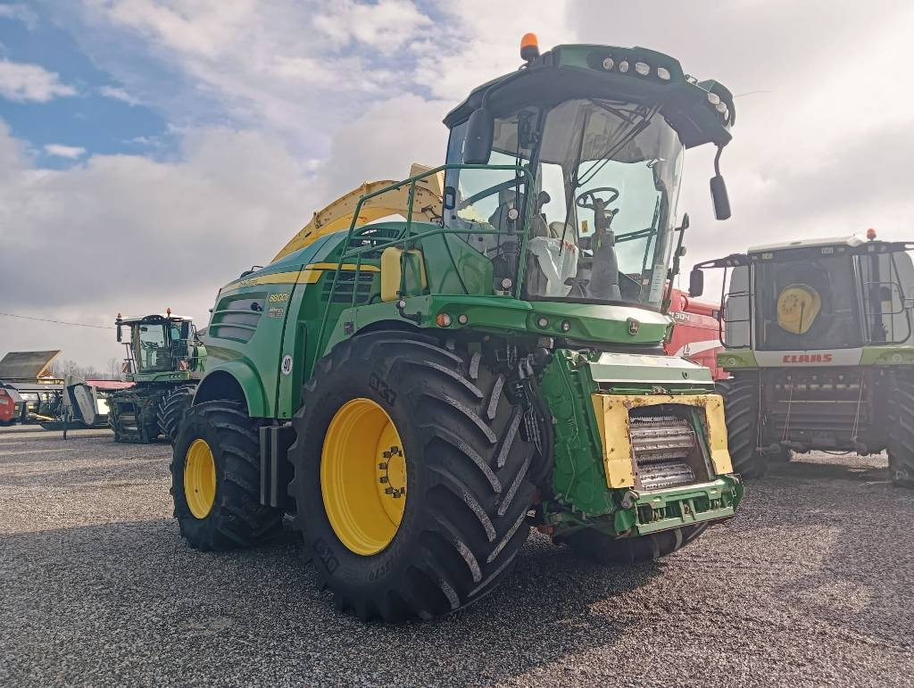 John Deere 8800 - Кормоуборочный комбайн: фото 1 John Deere 8800 - Кормоуборочный комбайн: фото 1