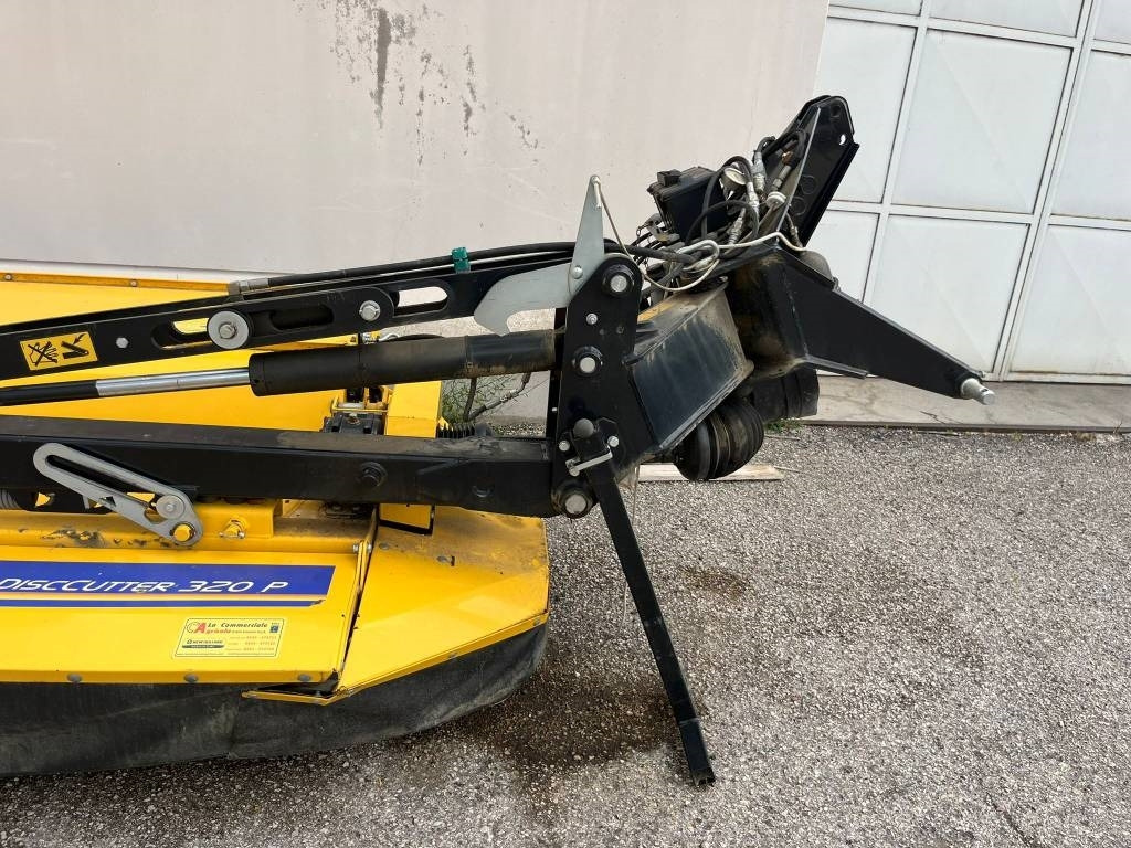 New Holland DISCOCUTTER 320 P - Косилка: фото 1 New Holland DISCOCUTTER 320 P - Косилка: фото 1