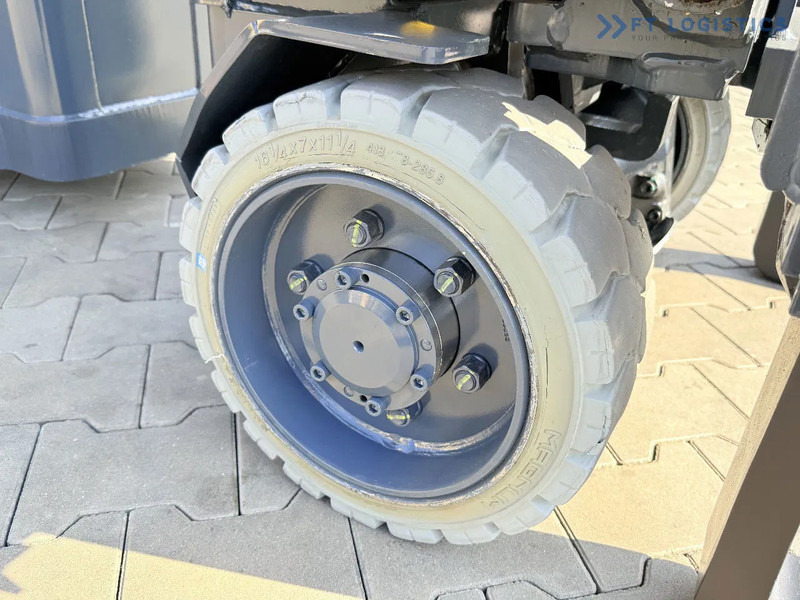 Aisle Master Combilift AISLE MASTER 20SHE / ARTICULATED FORKLIFT / TRIPLEX 8500MM / ELECTRIC / FREE LIFT / SIDE SHIFT / NEW TYRES / ONLY 1176 - Электропогрузчик: фото 5 Aisle Master Combilift AISLE MASTER 20SHE / ARTICULATED FORKLIFT / TRIPLEX 8500MM / ELECTRIC / FREE LIFT / SIDE SHIFT / NEW TYRES / ONLY 1176 - Электропогрузчик: фото 5