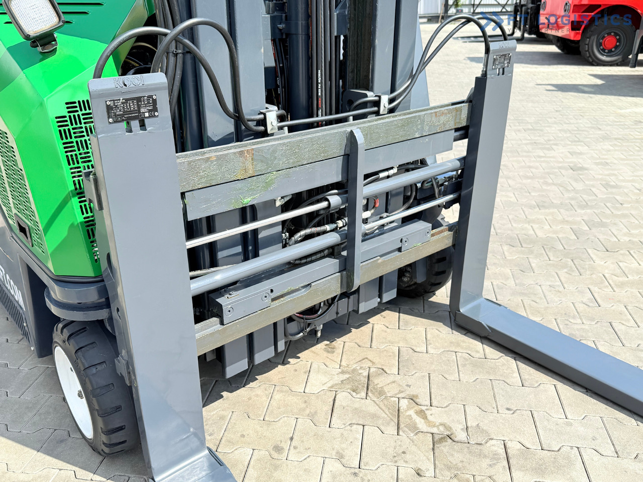 COMBILIFT CB2500 / DIESEL / EXTENDABLE FORKS / TRIPLEX / 5500MM / FREE LIFT / SIDE SHIFT / FORK POSITIONER / LIKE NEW - Четырехсторонний погрузчик: фото 5 COMBILIFT CB2500 / DIESEL / EXTENDABLE FORKS / TRIPLEX / 5500MM / FREE LIFT / SIDE SHIFT / FORK POSITIONER / LIKE NEW - Четырехсторонний погрузчик: фото 5