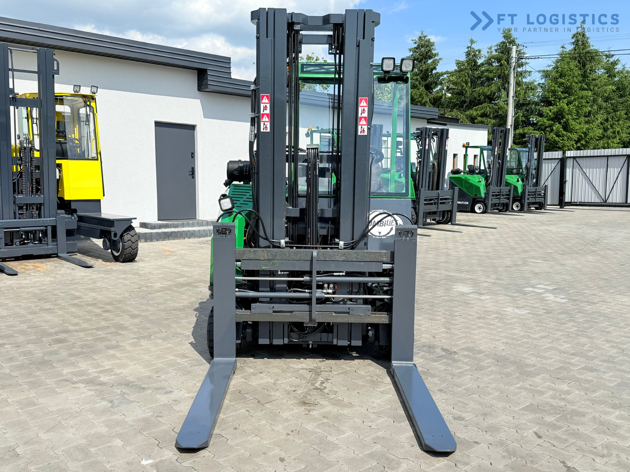 COMBILIFT CB2500 / DIESEL / EXTENDABLE FORKS / TRIPLEX / 5500MM / FREE LIFT / SIDE SHIFT / FORK POSITIONER / LIKE NEW - Четырехсторонний погрузчик: фото 4 COMBILIFT CB2500 / DIESEL / EXTENDABLE FORKS / TRIPLEX / 5500MM / FREE LIFT / SIDE SHIFT / FORK POSITIONER / LIKE NEW - Четырехсторонний погрузчик: фото 4