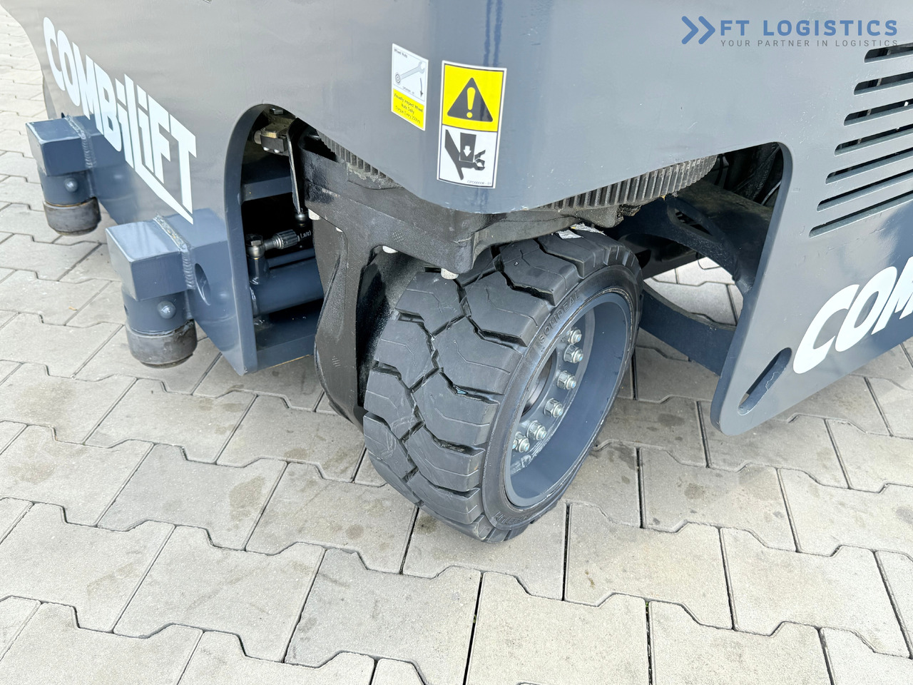 Новый Четырехсторонний погрузчик COMBILIFT MR / ELECTRIC / TRIPLEX – 6000MM / FULL FREE LIFT / WIDE POSITIONER / FORK SIDESHIFT / ONLY 1400 HOURS / LIKE NEW [ Copy ] [ Copy ]: фото 6