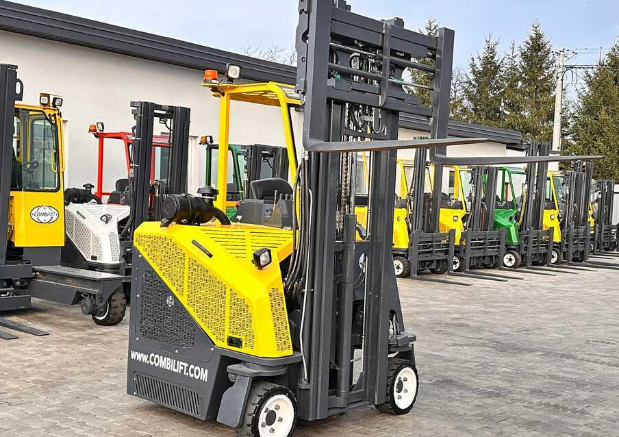 Combilift C2500CB / DUPLEX / 4100MM / DIESEL / FREE LIFT / FORK POSITIONER / SIDE SHIFT / LIKE NEW - Четырехсторонний погрузчик: фото 1 Combilift C2500CB / DUPLEX / 4100MM / DIESEL / FREE LIFT / FORK POSITIONER / SIDE SHIFT / LIKE NEW - Четырехсторонний погрузчик: фото 1