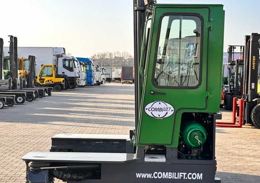 Combilift C3000 / DUPLEX / 4100MM / LPG / FREE LIFT / LIKE NEW - Четырехсторонний погрузчик: фото 2 Combilift C3000 / DUPLEX / 4100MM / LPG / FREE LIFT / LIKE NEW - Четырехсторонний погрузчик: фото 2