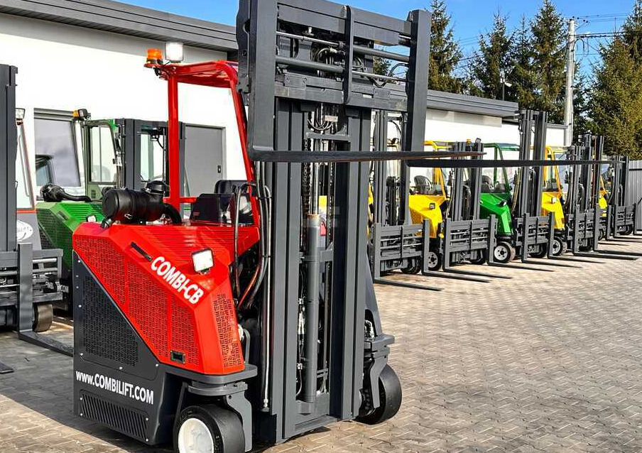 Combilift C3000CB / LPG / TRIPLEX / 5500MM / FREE LIFT / SIDE SHIFT + FORK POSITIONER / LIKE NEW - Четырехсторонний погрузчик: фото 3 Combilift C3000CB / LPG / TRIPLEX / 5500MM / FREE LIFT / SIDE SHIFT + FORK POSITIONER / LIKE NEW - Четырехсторонний погрузчик: фото 3