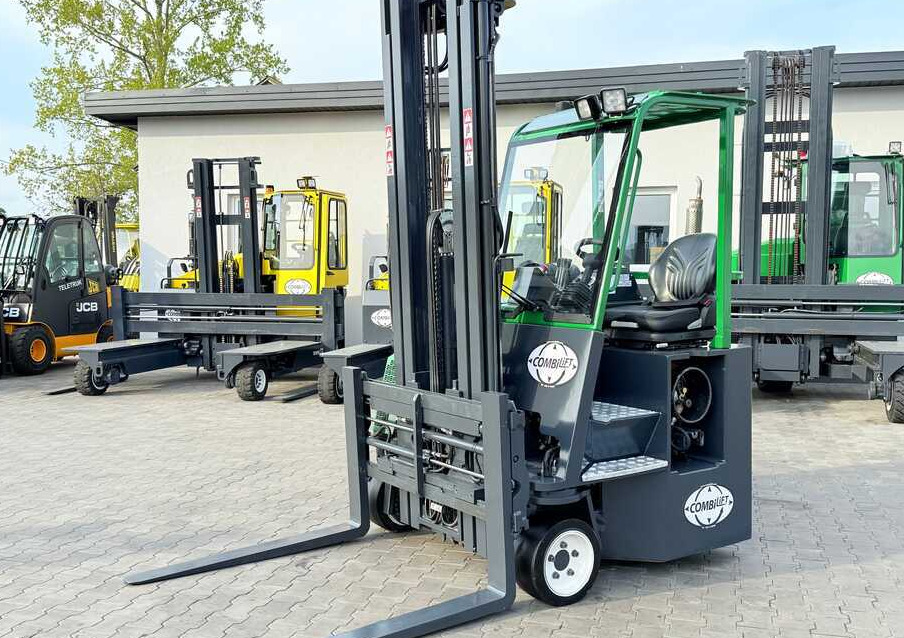 Combilift C3000CB / LPG / TRIPLEX – 6500MM / FREE LIFT / FORK POSITIONER / SIDE SHIFT / EXCELLENT CONDITION - Четырехсторонний погрузчик: фото 2 Combilift C3000CB / LPG / TRIPLEX – 6500MM / FREE LIFT / FORK POSITIONER / SIDE SHIFT / EXCELLENT CONDITION - Четырехсторонний погрузчик: фото 2