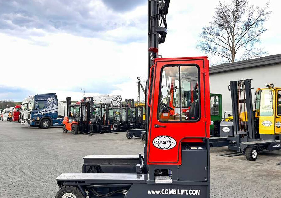 Combilift C4000 / DIESEL / TRIPLEX / 8400MM / FREE LIFT / SIDESHIFT / LIKE NEW - Четырехсторонний погрузчик: фото 2 Combilift C4000 / DIESEL / TRIPLEX / 8400MM / FREE LIFT / SIDESHIFT / LIKE NEW - Четырехсторонний погрузчик: фото 2