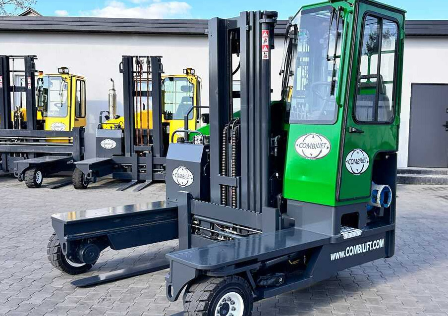 Combilift C4000 / TRIPLEX / 4900MM / GAS / FREE LIFT / FORK SIDE SHIFT / LIKE NEW - Четырехсторонний погрузчик: фото 3 Combilift C4000 / TRIPLEX / 4900MM / GAS / FREE LIFT / FORK SIDE SHIFT / LIKE NEW - Четырехсторонний погрузчик: фото 3