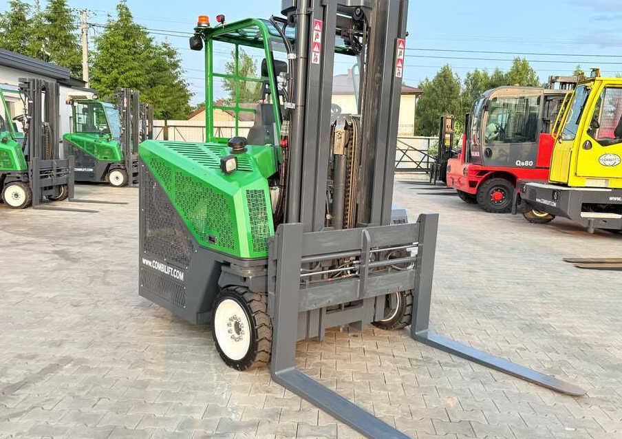 Combilift C4000CB / TRIPLEX - 5200MM / LPG / FREE LIFT / FORK POSITIONER / FORK SIDESHIFT / HEIGHT 2450MM / LIKE NEW - Четырехсторонний погрузчик: фото 4 Combilift C4000CB / TRIPLEX - 5200MM / LPG / FREE LIFT / FORK POSITIONER / FORK SIDESHIFT / HEIGHT 2450MM / LIKE NEW - Четырехсторонний погрузчик: фото 4