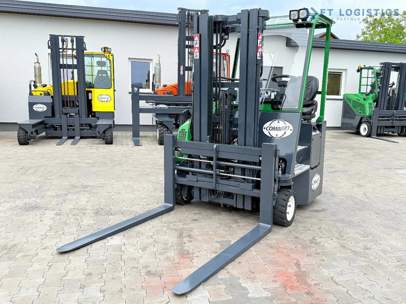 Combilift CB3000 / DIESEL / TRIPLEX 4900MM / FULL FREE LIFT / SIDE SHIFT / FORK POSITIONER / 1500MM FORKS / LIKE NEW CB3000 / DIESEL / TRI - Четырехсторонний погрузчик: фото 4 Combilift CB3000 / DIESEL / TRIPLEX 4900MM / FULL FREE LIFT / SIDE SHIFT / FORK POSITIONER / 1500MM FORKS / LIKE NEW CB3000 / DIESEL / TRI - Четырехсторонний погрузчик: фото 4