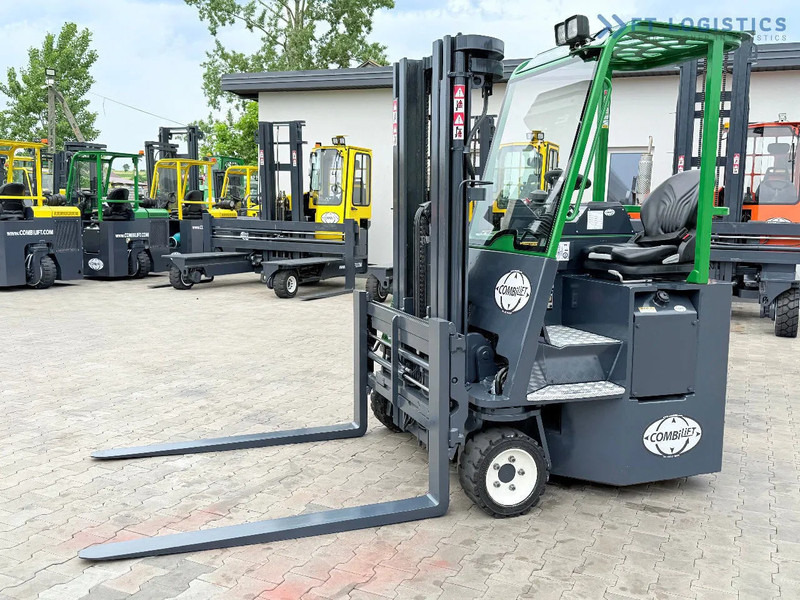 Combilift CB3000 / DIESEL / TRIPLEX 4900MM / FULL FREE LIFT / SIDE SHIFT / FORK POSITIONER / 1500MM FORKS / LIKE NEW CB3000 / DIESEL / TRI - Четырехсторонний погрузчик: фото 2 Combilift CB3000 / DIESEL / TRIPLEX 4900MM / FULL FREE LIFT / SIDE SHIFT / FORK POSITIONER / 1500MM FORKS / LIKE NEW CB3000 / DIESEL / TRI - Четырехсторонний погрузчик: фото 2