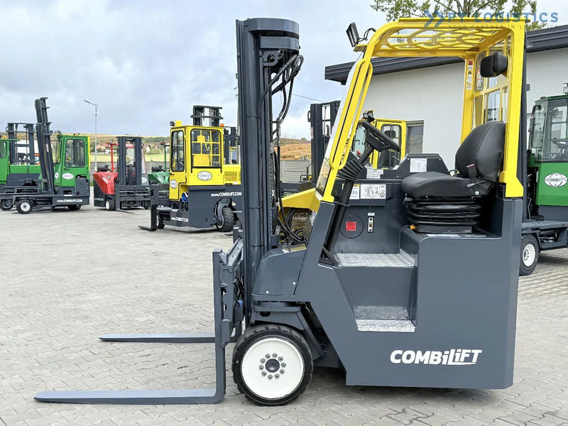 Combilift CB4000 / GAS / TRIPLEX 5200MM / FREE LIFT / FORK POSITIONER / SIDE SHIFT / EXCELLENT CONDITION / Wide range of four-way and side - Четырехсторонний погрузчик: фото 2 Combilift CB4000 / GAS / TRIPLEX 5200MM / FREE LIFT / FORK POSITIONER / SIDE SHIFT / EXCELLENT CONDITION / Wide range of four-way and side - Четырехсторонний погрузчик: фото 2