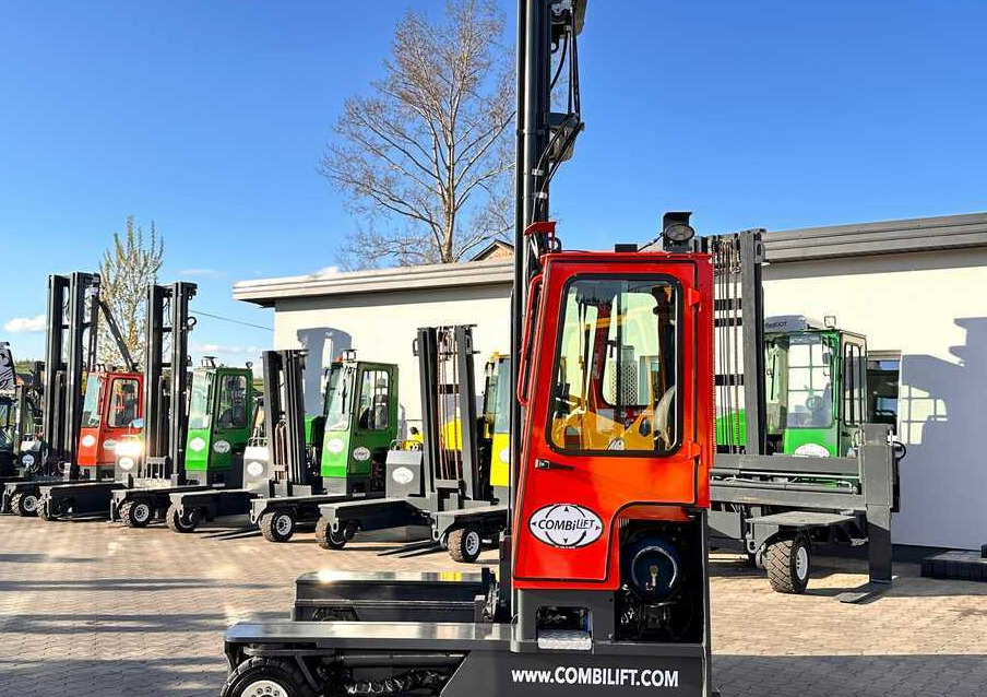 Combilift COMBILIFT C4000 – TRIPLEX 9300 mm – Year 2017 – GAS – FREE LIFT – FORK SIDE SHIFT – CONDITION 5/5 - Четырехсторонний погрузчик: фото 3 Combilift COMBILIFT C4000 – TRIPLEX 9300 mm – Year 2017 – GAS – FREE LIFT – FORK SIDE SHIFT – CONDITION 5/5 - Четырехсторонний погрузчик: фото 3
