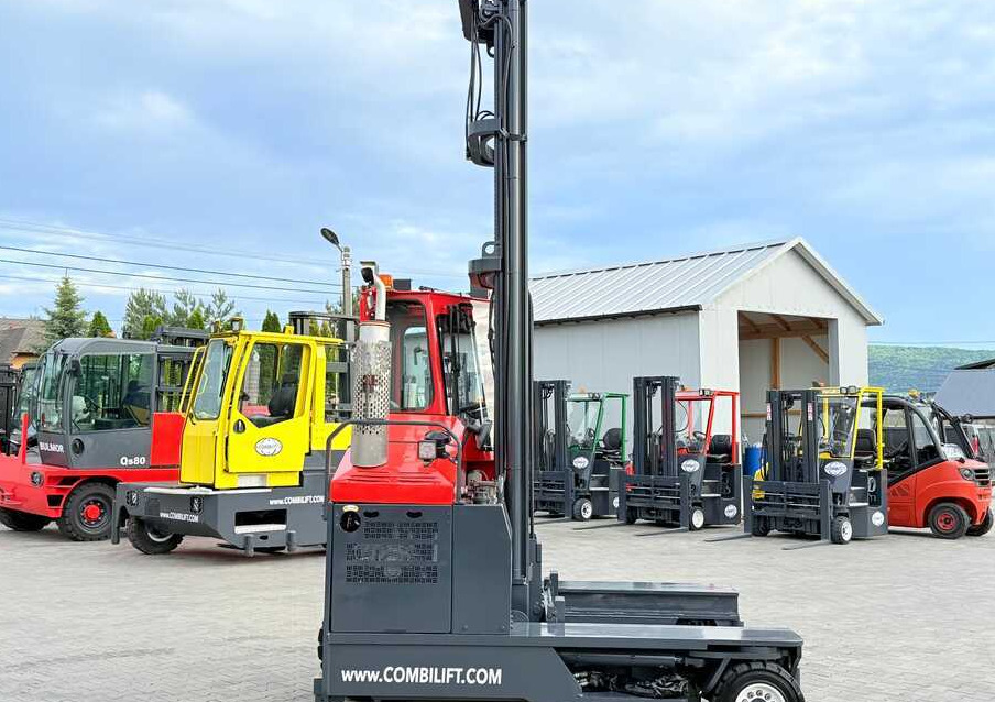 Combilift COMBILIFT C4000 – TRIPLEX 9300 mm – Year 2017 – GAS – FREE LIFT – FORK SIDE SHIFT – CONDITION 5/5 - Четырехсторонний погрузчик: фото 3 Combilift COMBILIFT C4000 – TRIPLEX 9300 mm – Year 2017 – GAS – FREE LIFT – FORK SIDE SHIFT – CONDITION 5/5 - Четырехсторонний погрузчик: фото 3