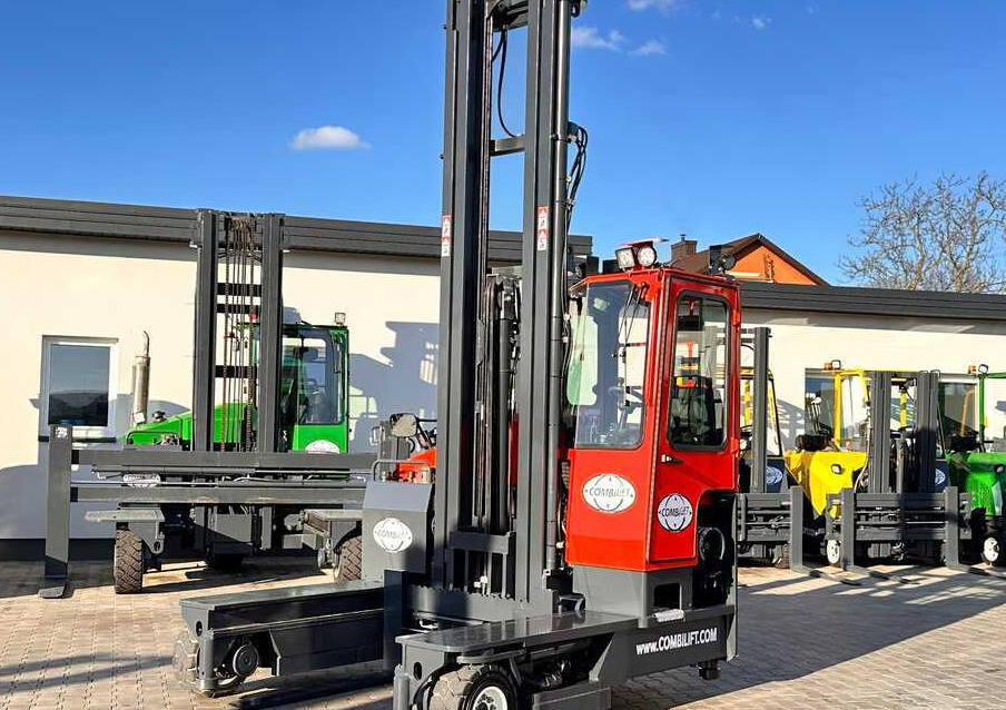 Combilift COMBILIFT C4000 – TRIPLEX 9300 mm – Year 2017 – GAS – FREE LIFT – FORK SIDE SHIFT – CONDITION 5/5 - Четырехсторонний погрузчик: фото 2 Combilift COMBILIFT C4000 – TRIPLEX 9300 mm – Year 2017 – GAS – FREE LIFT – FORK SIDE SHIFT – CONDITION 5/5 - Четырехсторонний погрузчик: фото 2