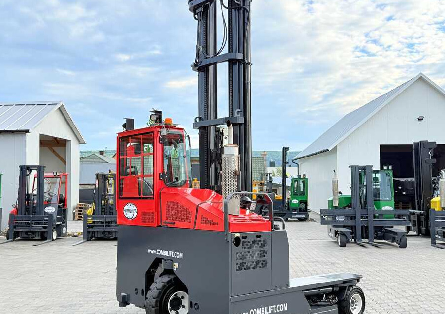 Combilift COMBILIFT C4000 – TRIPLEX 9300 mm – Year 2017 – GAS – FREE LIFT – FORK SIDE SHIFT – CONDITION 5/5 - Четырехсторонний погрузчик: фото 4 Combilift COMBILIFT C4000 – TRIPLEX 9300 mm – Year 2017 – GAS – FREE LIFT – FORK SIDE SHIFT – CONDITION 5/5 - Четырехсторонний погрузчик: фото 4