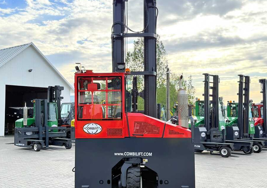 Combilift COMBILIFT C4000 – TRIPLEX 9300 mm – Year 2017 – GAS – FREE LIFT – FORK SIDE SHIFT – CONDITION 5/5 - Четырехсторонний погрузчик: фото 5 Combilift COMBILIFT C4000 – TRIPLEX 9300 mm – Year 2017 – GAS – FREE LIFT – FORK SIDE SHIFT – CONDITION 5/5 - Четырехсторонний погрузчик: фото 5