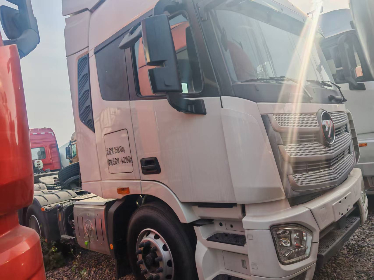 Auman 6×4 - Шасси прицеп: фото 1 Auman 6×4 - Шасси прицеп: фото 1