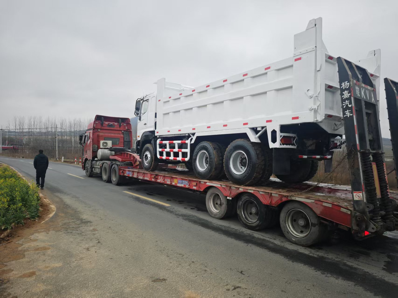 HINO HINO 700 - Самосвал: фото 3 HINO HINO 700 - Самосвал: фото 3
