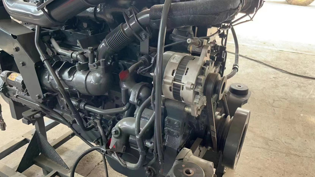 KOMATSU 6D125E-3 - Двигатель для Экскаваторов: фото 2 KOMATSU 6D125E-3 - Двигатель для Экскаваторов: фото 2