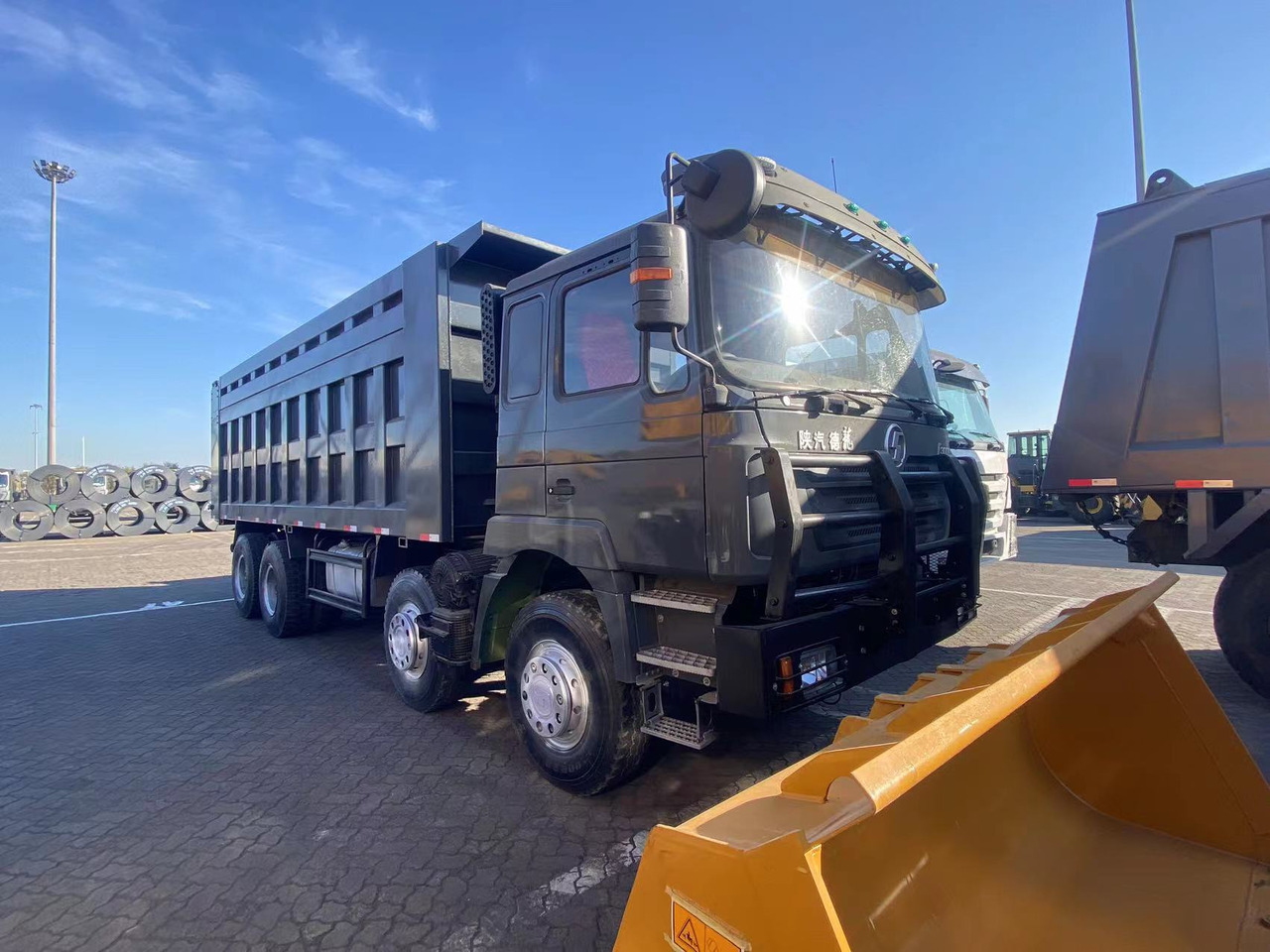 SHACMAN Shacman F3000 8*4 dump truck - Самосвал: фото 4 SHACMAN Shacman F3000 8*4 dump truck - Самосвал: фото 4