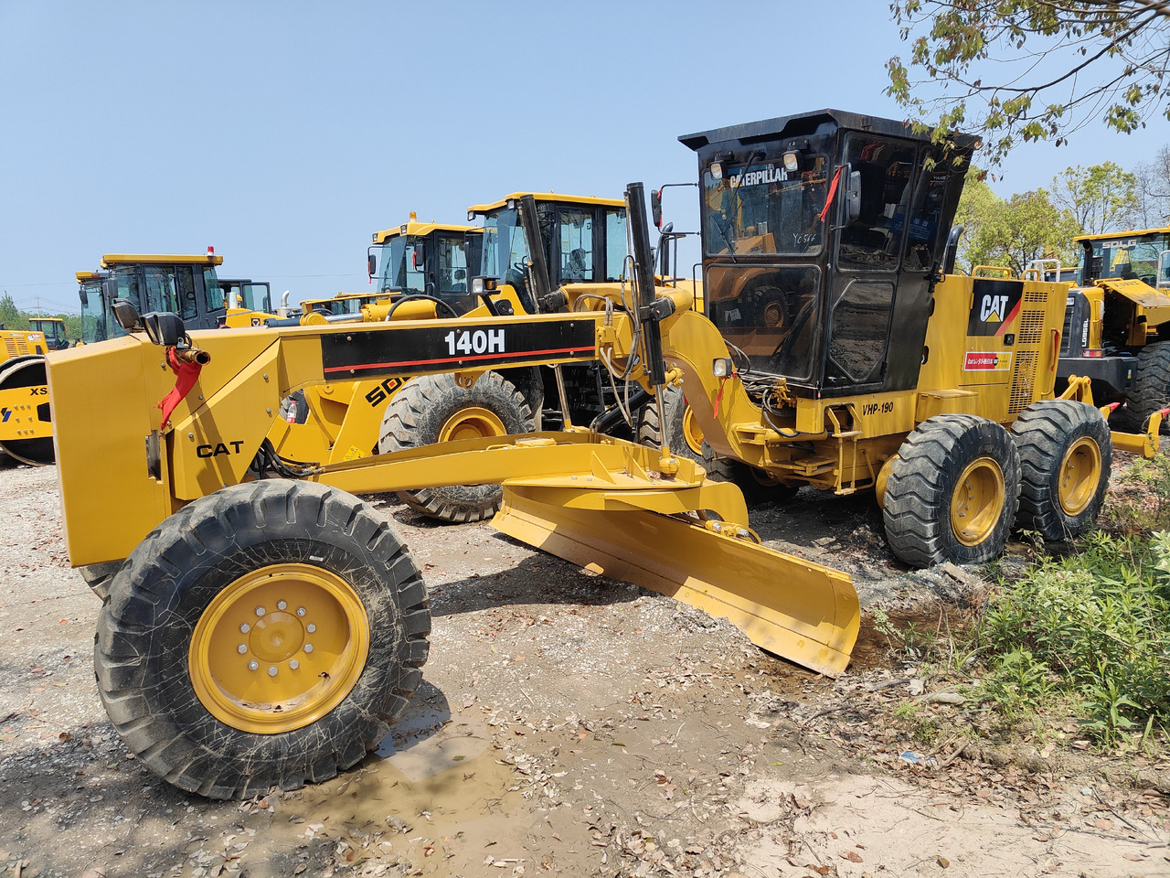 CATERPILLAR high quality hotsale GRADER CAT140H - Грейдер: фото 1 CATERPILLAR high quality hotsale GRADER CAT140H - Грейдер: фото 1