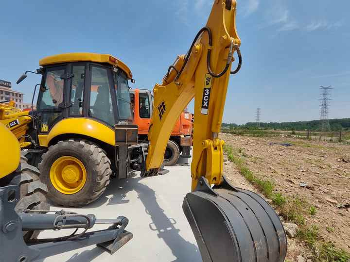 Cheap Price JCB 3CX Backhoe Loader in Excellent Condition for Sale JCB3CX JCB 4CX Available for Sale - Экскаватор-погрузчик: фото 2 Cheap Price JCB 3CX Backhoe Loader in Excellent Condition for Sale JCB3CX JCB 4CX Available for Sale - Экскаватор-погрузчик: фото 2