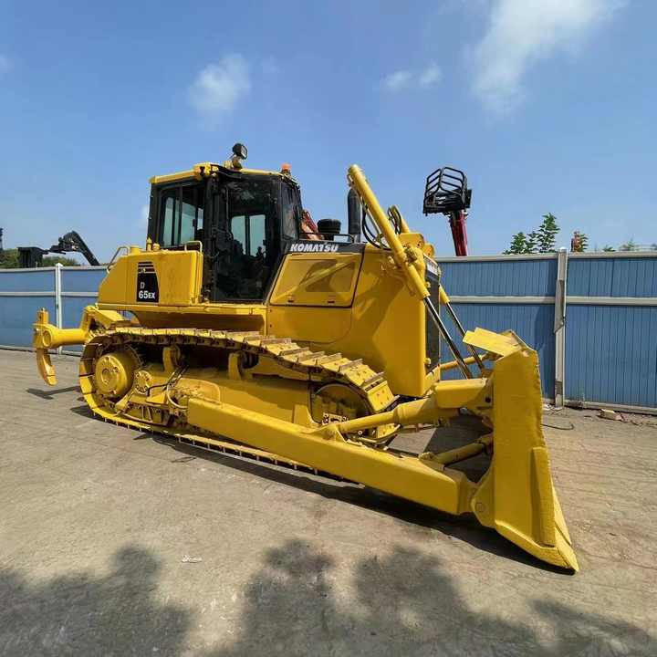 Cheap Price komatsu D65 Bulldozer with Ripper , Original Made Dozer komatsu D65 , komatsu D65p D80p D85p Bulldozer - Бульдозер: фото 1 Cheap Price komatsu D65 Bulldozer with Ripper , Original Made Dozer komatsu D65 , komatsu D65p D80p D85p Bulldozer - Бульдозер: фото 1
