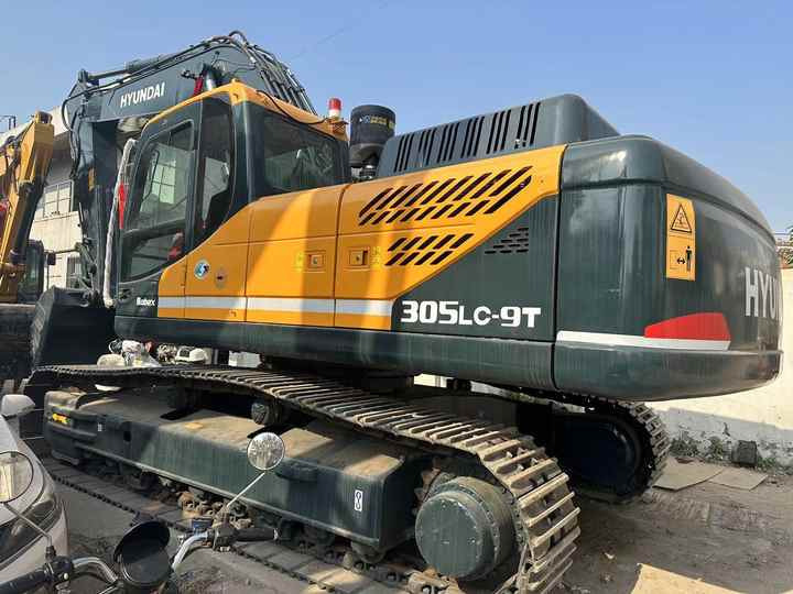 Heavy-Duty Hyundai 305 Excavator for Mining & Construction - Well-Maintained, Warranty Included - Гусеничный экскаватор: фото 1 Heavy-Duty Hyundai 305 Excavator for Mining & Construction - Well-Maintained, Warranty Included - Гусеничный экскаватор: фото 1