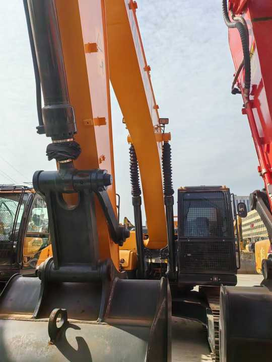 High Quality Used Hyundai 220lc-9s Excavators 22 Ton Hydraulic Crawler Used hyundai 210 220 215 305 Excavators for Sale - Экскаватор: фото 4 High Quality Used Hyundai 220lc-9s Excavators 22 Ton Hydraulic Crawler Used hyundai 210 220 215 305 Excavators for Sale - Экскаватор: фото 4