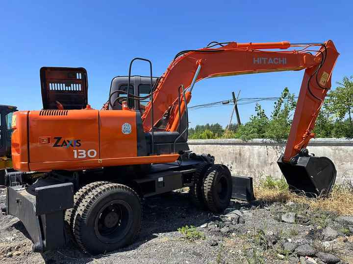 Hot Sale! Used Hitachi ZX130 Wheel Excavator |Excellent Condition| Best Price | Perfect for Construction & Road Projects - Колёсный экскаватор: фото 2 Hot Sale! Used Hitachi ZX130 Wheel Excavator |Excellent Condition| Best Price | Perfect for Construction & Road Projects - Колёсный экскаватор: фото 2