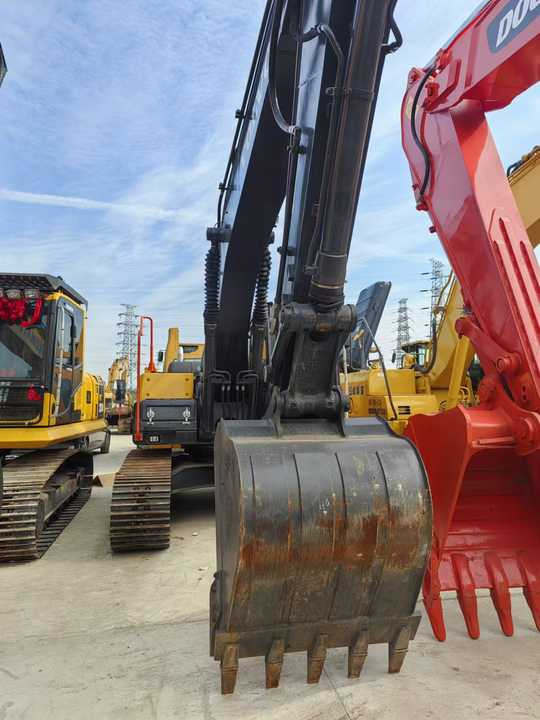 Hot Selling volvo Brand Ec210 20tons Excavator in Stock Used Korea Brand volvo Ec210 240 290 Excavator for Sale - Гусеничный экскаватор: фото 3 Hot Selling volvo Brand Ec210 20tons Excavator in Stock Used Korea Brand volvo Ec210 240 290 Excavator for Sale - Гусеничный экскаватор: фото 3